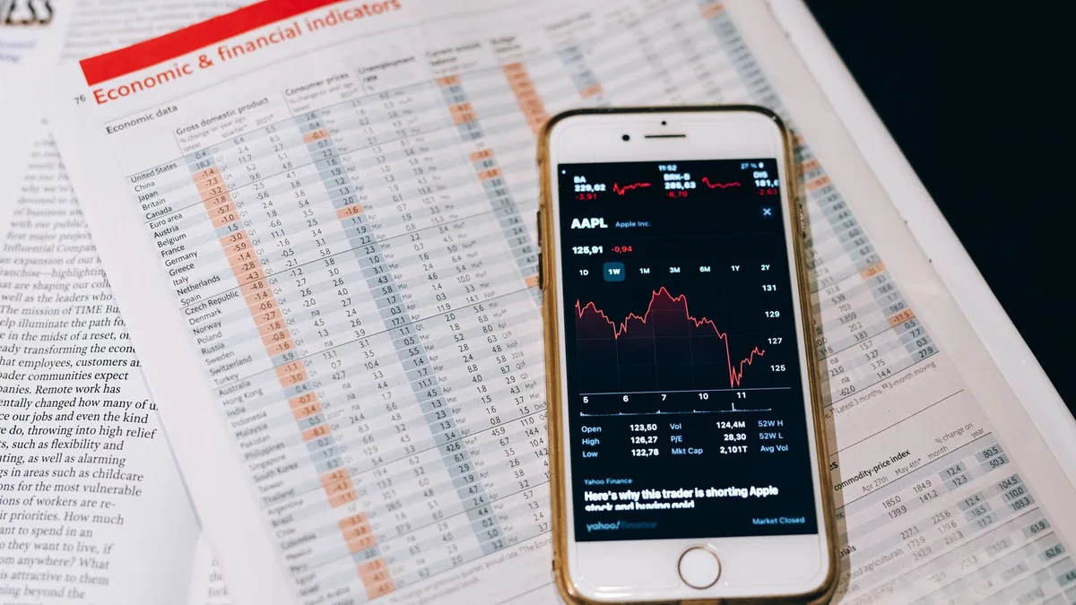 How to Start Investing with $100 as a Beginner in 2026