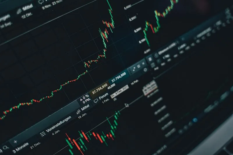 Index Funds vs ETFs in 2026: Which Should You Choose?